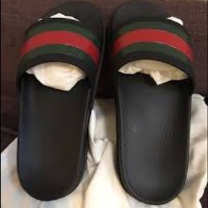 Gucci slides brand new !!